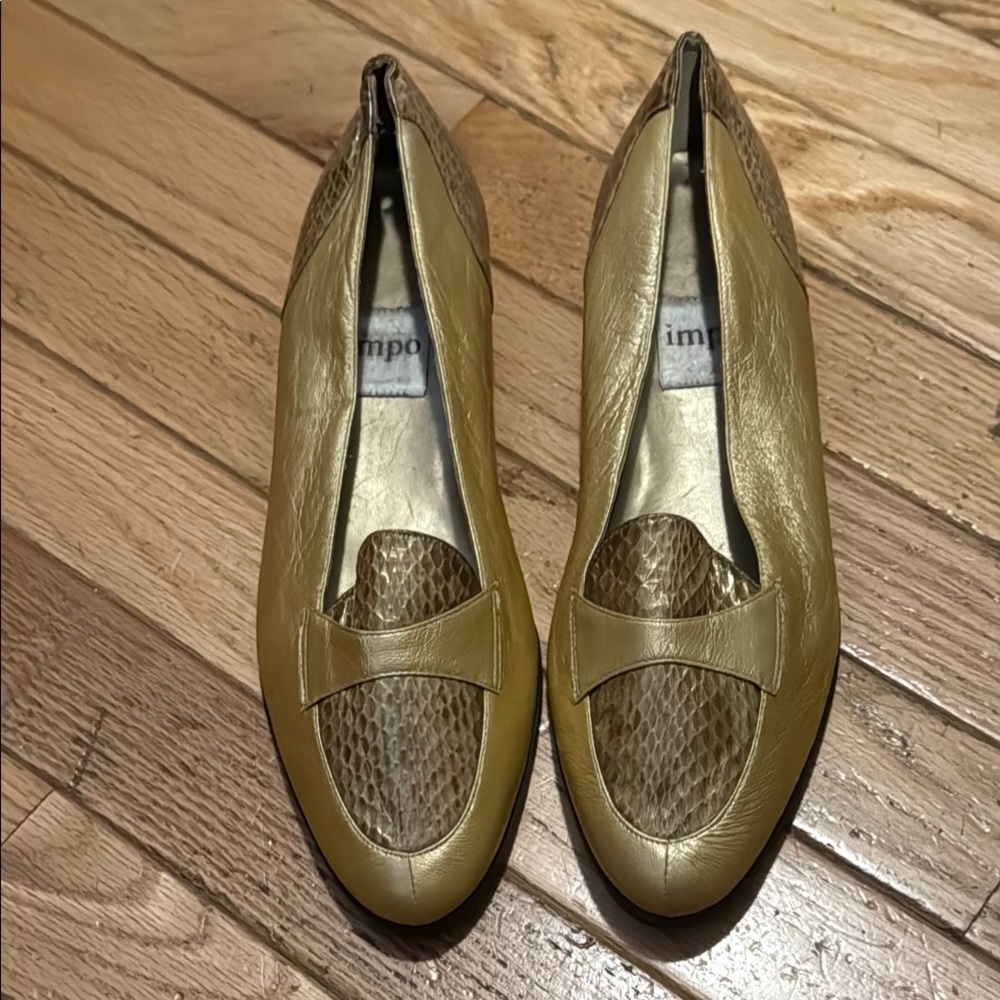 Impo Gold Flats with Perforated Design Sz8m Brand New
